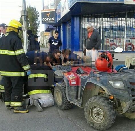 Joven Hospitalizado Tras Accidente Entre Un Automóvil Y El Cuatriciclo Que Conducía Resumen