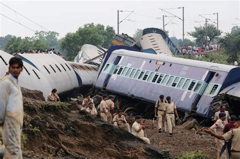 Passenger Trains Derail In India Killing 24 Los Angeles Times