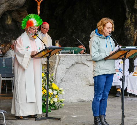 Abusos E Irreverencias Lit Rgicas Mientras Impiden La Misa Tradicional