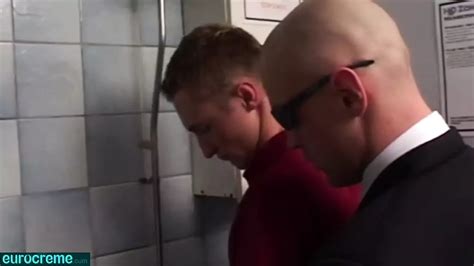Vidéos porno gratuites Toilettes Publiques Gay xHamster