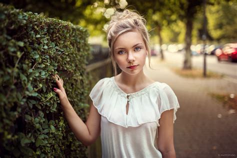 Wallpaper Blonde Face Blue Eyes Depth Of Field Women Outdoors