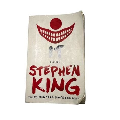 stephen king  paperback  pennywise derry maine horror suspense