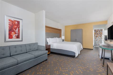 Holiday Inn And Suites Pittsfield Berkshires An Ihg Hotel In Pittsfield