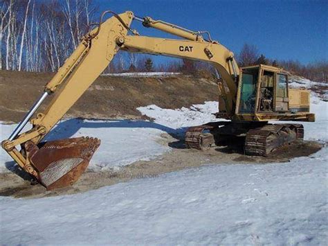 Caterpillar Excavator 235
