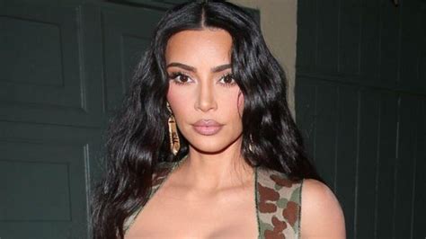 Kim Kardashian Posta Foto Na Adolesc Ncia Kourtney