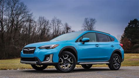 2019 Subaru Crosstrek Hybrid is a plug-in with real compromises - CNET