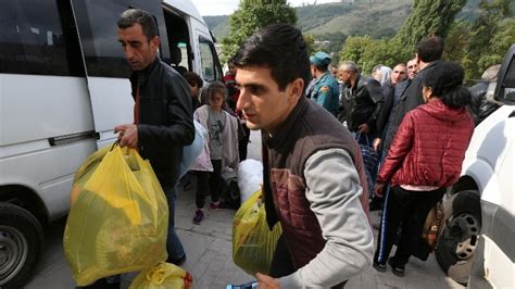 Nagarno Karabakh Conflict Thousands Of Ethnic Armenians Flee