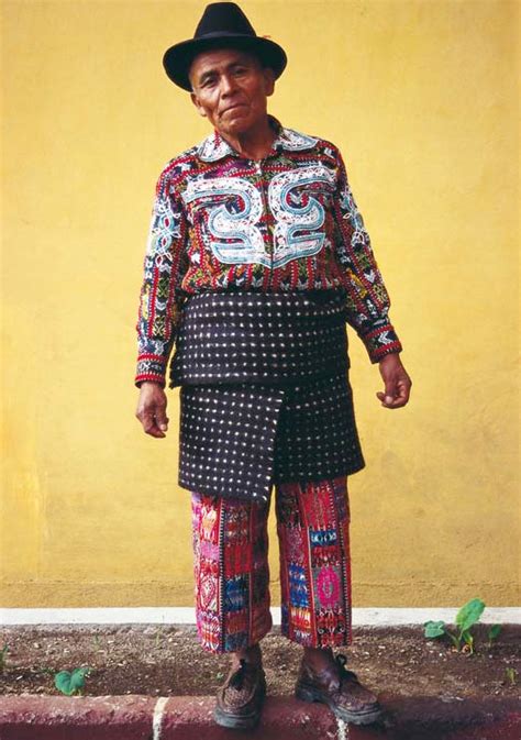 Traje Típico Del Departamento De Sololá