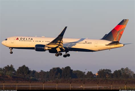 N R Delta Air Lines Boeing Er Wl Photo By Felix Sourek Id