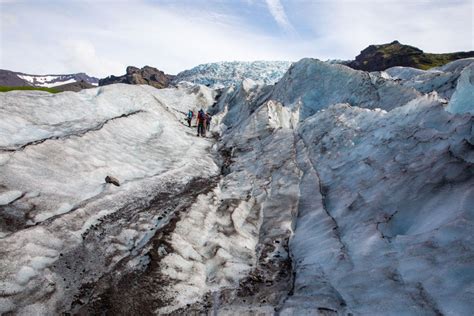 Best Iceland Glacier Hikes: Helpful Tips, Photos & Tour Options – Earth Trekkers