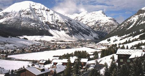 Dopo La Bufera Di Neve Livigno Resta Isolata Il Fatto Quotidiano