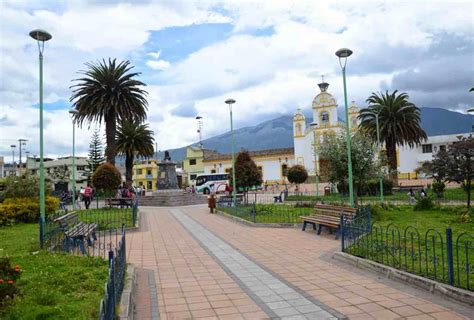 Cuicocha Lake (Northern Ecuador) - Nomadic Niko