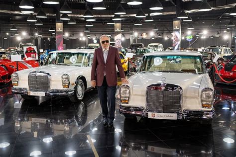 Two white Mercedes 600 and 600 Pullman in the identical assortment ...