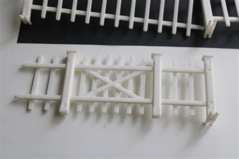 Vintage Toy Plastic Miniature White Picket Fence For Putz Village