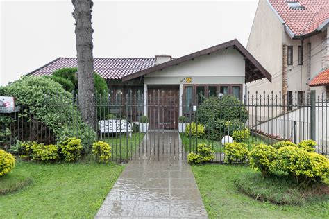 Comerciais Casa Comercial mais de 1 Banheiro à venda em Curitiba