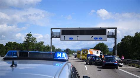 Unfall Mit Mehreren Verletzten Auf Der A Weitere Unf Lle Im Stau