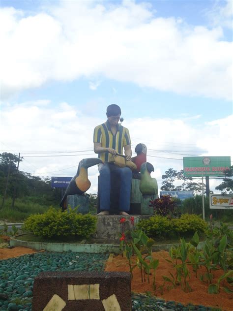 Foto Monumento Puyo Pastaza Ecuador