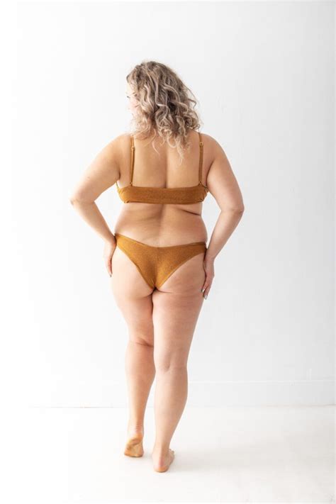 Hot Sexy Renee Reina Bikini Pics