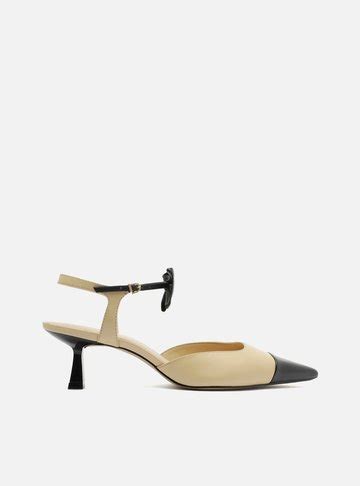 Scarpin Nude Couro Salto Fino Laço Classy Arezzo