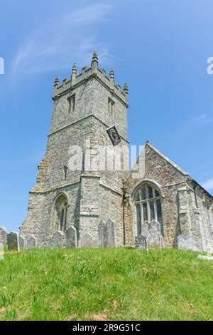 Uk England Isle Of Wight Godshill Church And Cottages Stock Photo Alamy