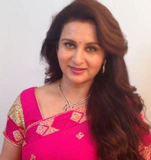 Poonam Dhillon Family Husband Son Daughter Father Mother Marriage ...