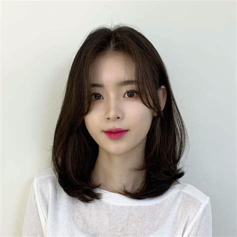 We Heart It | 미디엄 헤어스타일, 중간길이 헤어스타일, 어깨길이 머리