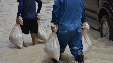 sandbags and flooding - Wyoming Department of Health