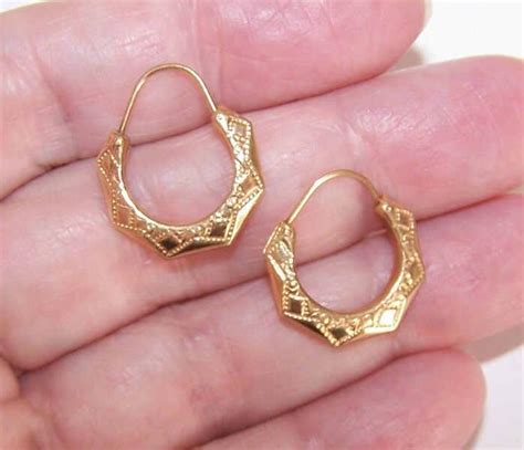 Vintage 14k Gold Hoop Earrings Nice Etched Design On Sides Sold On