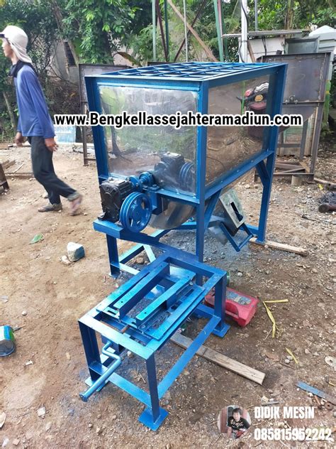 Mesin Mixer Pakan Ternak Body Steinless 2 Mili Kap 100 150 Kg Tanpa