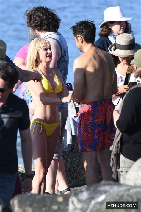Anna Faris Sexy In A Yellow Bikini In South Surrey Canada Aznude