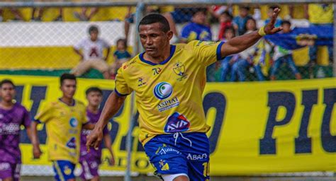 William Chiroque Marca Doblete En La Liga Provincial De Piura Por La