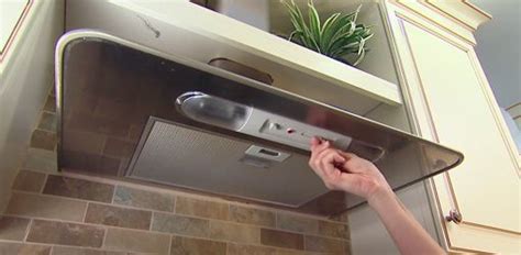 How To Properly Use Your Range Hood [video] Today S Homeowner Range Hoods Range Hood