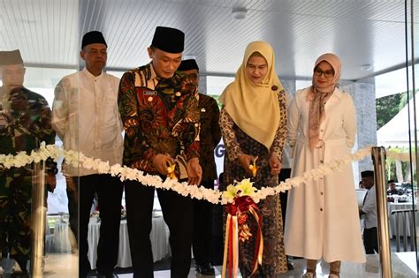 Pj Gubernur Sulbar Prof Zudan Soft Launching Gedung Baru Kantor