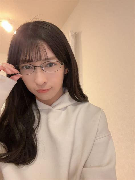 Airi Yamagishi山岸愛梨 Boss Airi Was Getting Ready To Watch Kansaifuji Tvs R1 Grand Prix And