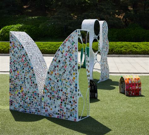These stunning artworks are made with recycled phone…