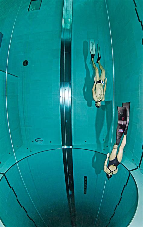 Worlds Deepest Swimming Pool Is A Terrifying 131 Foot Pit Of Doom