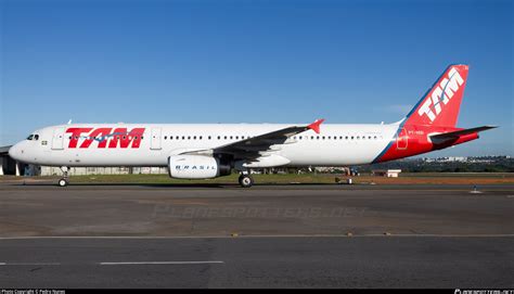 PT MXI TAM Linhas Aéreas Airbus A321 231 Photo by Pedro Nunes ID