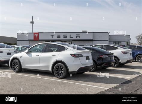 Indianapolis Circa March Tesla Ev Electric Vehicles On Display