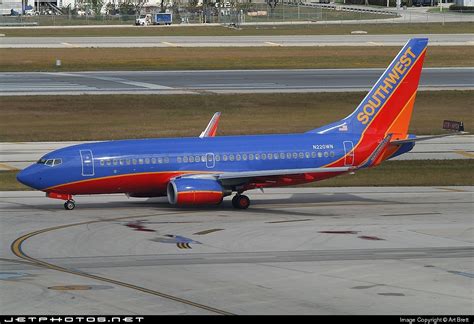 N220WN Boeing 737 7H4 Southwest Airlines Art Brett JetPhotos