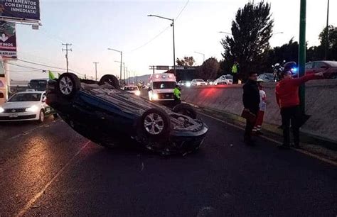 Auto Choca Y Vuelca En La R A A Matehuala