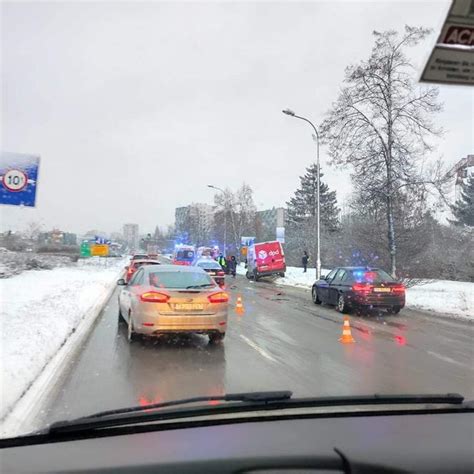 Wypadek Czterech Pojazd W W Kielcach Udzia Bra Te Policyjny