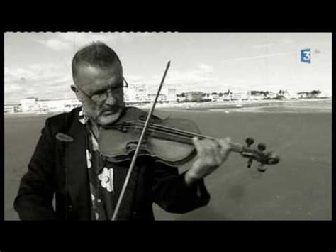 Un violon sur le sable à Royan mardi 25 juillet YouTube