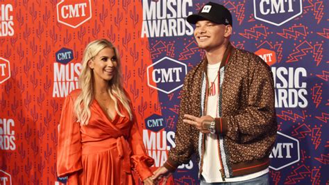 Kane Brown Says Baby Kingsley Is Already A Daddys Girl Iheart