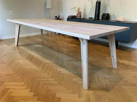 Massief Eiken Tafel Met Schuine Houten Poten Kopen Houtentafelshop Nl