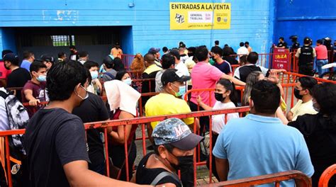 Hinchas Buscan En La Reventa Entradas Para El Partido Ecuador Vs