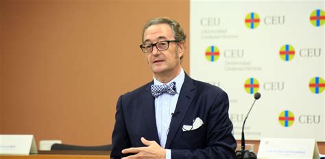 Juan De Dios Crespo Gave A Masterclass At The Ceu On Covid And