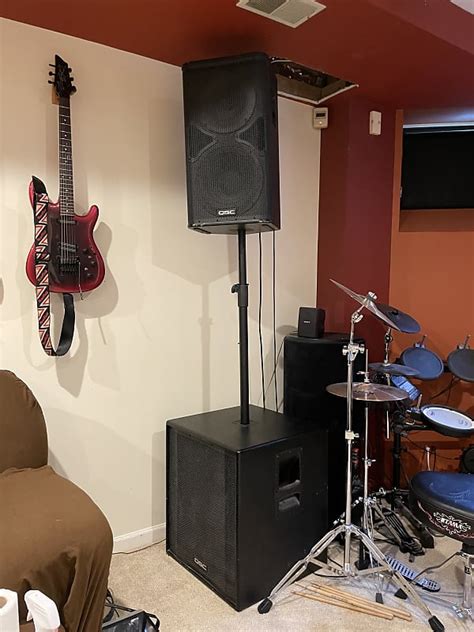 Qsc Two Hpr I W Speakers And One Hpr I W Reverb