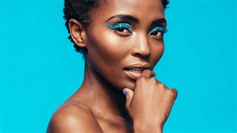 How to Create a Teal Eye Makeup Look - L’Oréal Paris