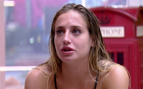 No Bbb Bruna Reclama De Imund Cie No Banheiro Cheio De Coc E