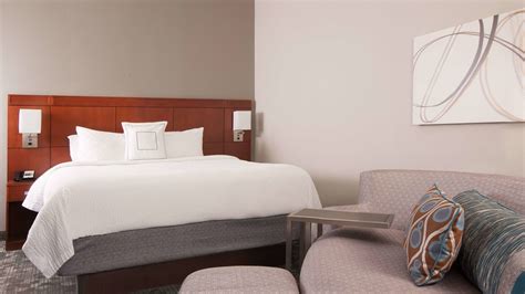 Upscale Hotel in Downtown Charleston - Luxurious Hotels in Charleston, SC